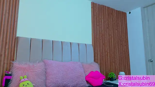 Snapshot of cristal_subin69 chatting on 11/02/25, 01:24 cristal subin69 online show from 11/02/25, 01:24