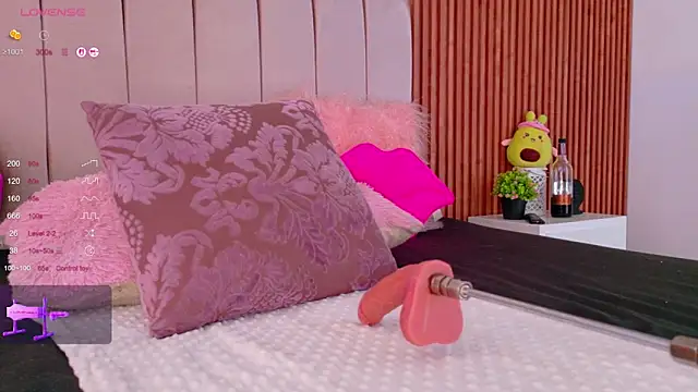 Snapshot of cristal_subin69 chatting on 11/22/25, 12:15 cristal subin69 online show from 11/22/25, 12:15