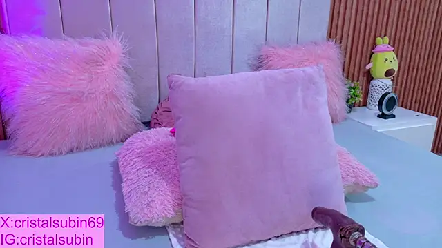 Snapshot of cristal_subin69 chatting on 12/16/25, 11:37 cristal subin69 online show from 12/16/25, 11:37