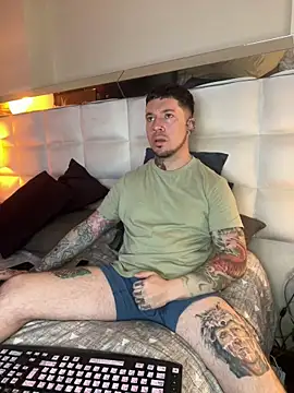 Snapshot of Adam_tatto chatting on 11/23/25, 05:02 Adam tatto online show from 11/23/25, 05:02