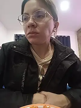 karlamorris  online show from 10/25/25, 05:19