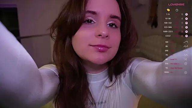 Snapshot of Jantrlatex chatting on 10/07/25, 08:50 Jantrlatex online show from 10/07/25, 08:50