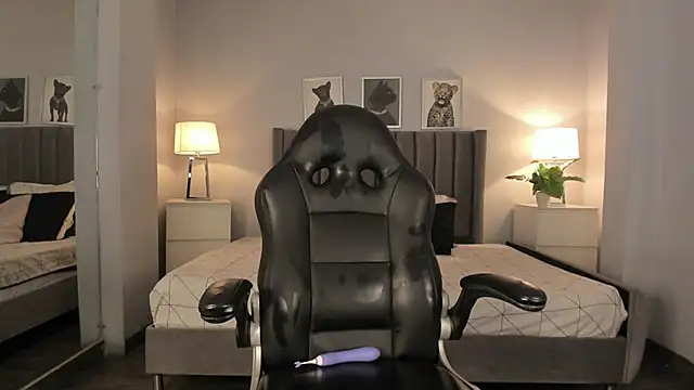 Snapshot of renee_shelby_ chatting on 03/12/25, 01:03 renee shelby online show from 03/12/25, 01:03