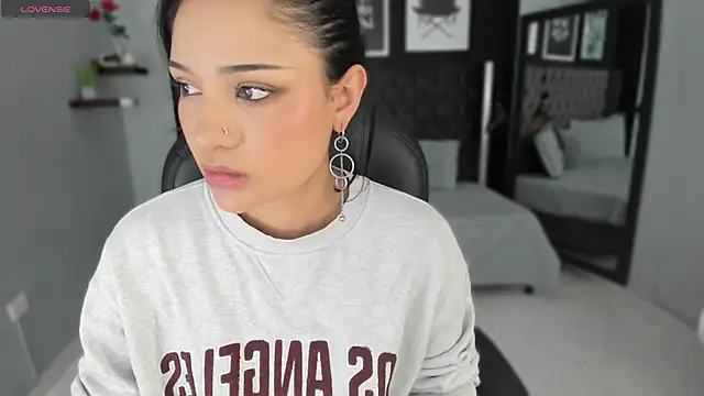 renee shelby  online show from 01/15/26, 07:50