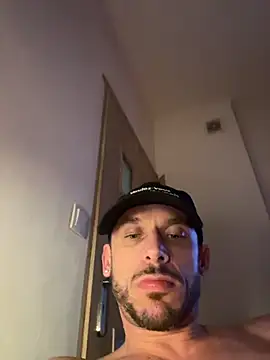 Snapshot of top_body_82 chatting on 02/25/26, 10:58 top body 82 online show from 02/25/26, 10:58