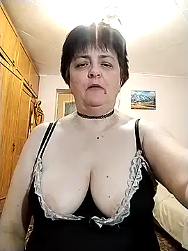 Snapshot of IsXLoves chatting on 09/11/25, 05:02 IsXLoves online show from 09/11/25, 05:02