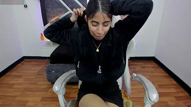 Snapshot of lunitaa18 chatting on 02/26/25, 10:31 lunitaa18 online show from 02/26/25, 10:31