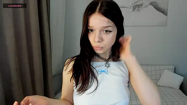 Snapshot of crystal_lilith chatting on 06/14/26, 06:26 crystal lilith online show from 06/14/26, 06:26
