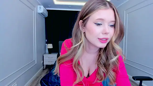 Snapshot of FollowLovee chatting on 01/25/25, 05:40 FollowLovee online show from 01/25/25, 05:40