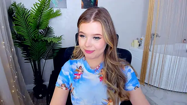 Snapshot of FollowLovee chatting on 02/15/25, 03:06 FollowLovee online show from 02/15/25, 03:06