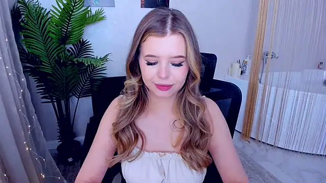 Snapshot of FollowLovee chatting on 02/15/25, 06:12 FollowLovee online show from 02/15/25, 06:12