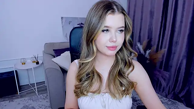 Snapshot of FollowLovee chatting on 02/19/25, 02:44 FollowLovee online show from 02/19/25, 02:44
