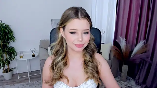Snapshot of FollowLovee chatting on 03/15/25, 12:45 FollowLovee online show from 03/15/25, 12:45