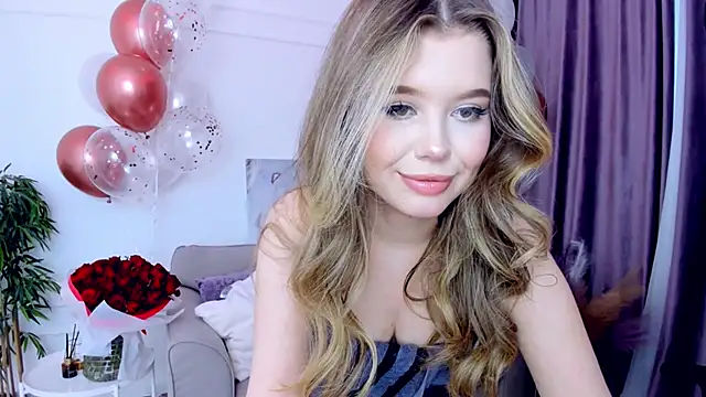 Snapshot of FollowLovee chatting on 03/22/25, 02:47 FollowLovee online show from 03/22/25, 02:47