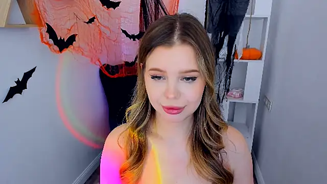Snapshot of FollowLovee chatting on 10/19/25, 11:55 FollowLovee online show from 10/19/25, 11:55