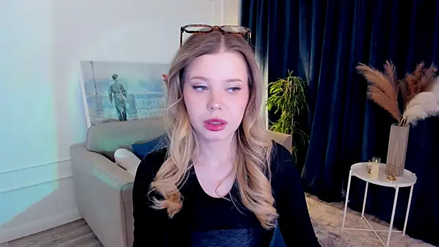 FollowLovee online show from 04/06/26, 06:53