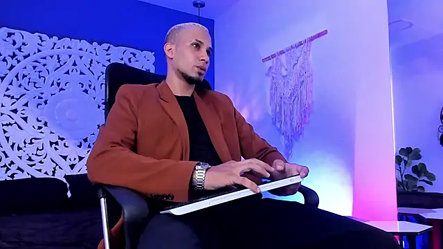 Snapshot of MagnusFrost chatting on 01/23/25, 07:29 MagnusFrost online show from 01/23/25, 07:29