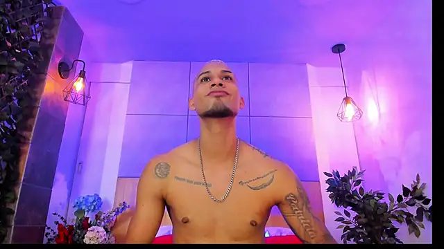 Snapshot of MagnusFrost chatting on 01/25/25, 01:43 MagnusFrost online show from 01/25/25, 01:43