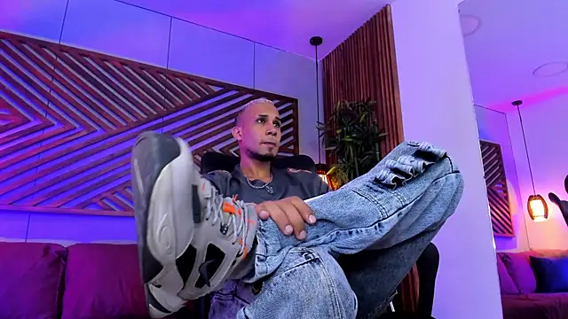 Snapshot of MagnusFrost chatting on 01/25/25, 11:11 MagnusFrost online show from 01/25/25, 11:11