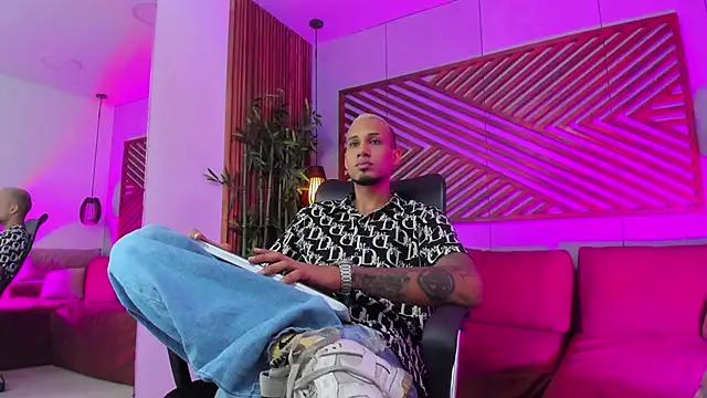 Snapshot of MagnusFrost chatting on 01/31/25, 07:29 MagnusFrost online show from 01/31/25, 07:29