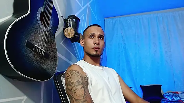 Snapshot of MagnusFrost chatting on 02/05/25, 10:33 MagnusFrost online show from 02/05/25, 10:33