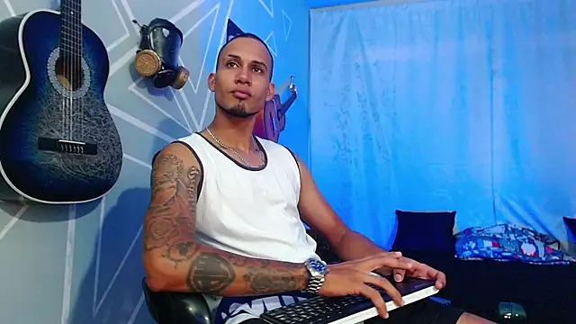 Snapshot of MagnusFrost chatting on 02/11/25, 09:46 MagnusFrost online show from 02/11/25, 09:46