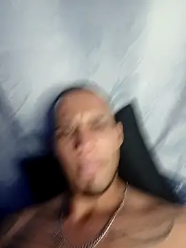 Snapshot of MagnusFrost chatting on 02/26/25, 05:20 MagnusFrost online show from 02/26/25, 05:20