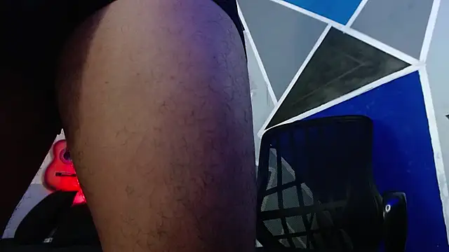 Snapshot of MagnusFrost chatting on 09/15/25, 04:56 MagnusFrost online show from 09/15/25, 04:56