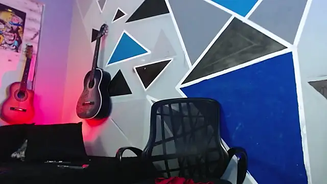 Snapshot of MagnusFrost chatting on 09/26/25, 08:18 MagnusFrost online show from 09/26/25, 08:18