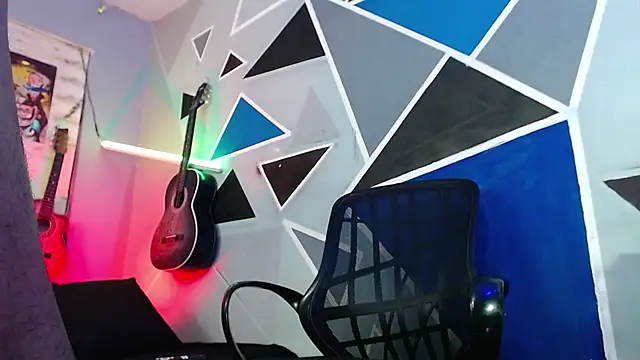 Snapshot of MagnusFrost chatting on 12/05/25, 03:37 MagnusFrost online show from 12/05/25, 03:37