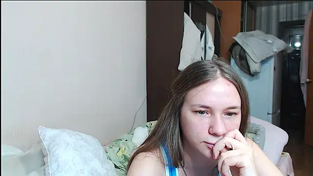 leila bambi  online show from 01/10/25, 07:11