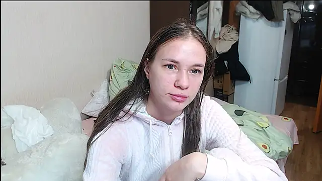 leila bambi  online show from 01/11/25, 03:52