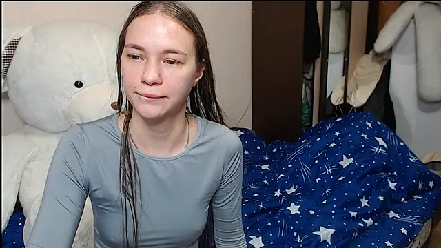 leila bambi  online show from 01/29/25, 03:22