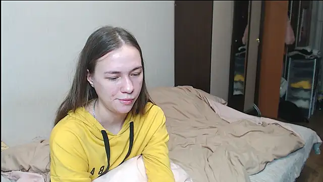 leila bambi  online show from 03/20/25, 11:38