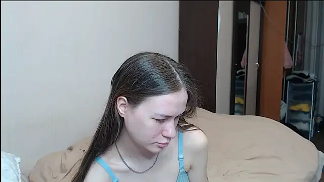 leila bambi  online show from 03/21/25, 03:44