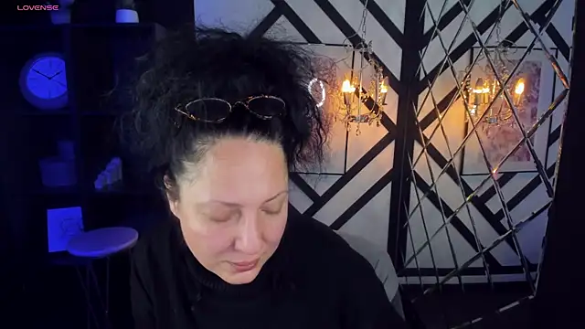 Snapshot of Anita_Muse chatting on 12/29/24, 10:14 Anita Muse online show from 12/29/24, 10:14