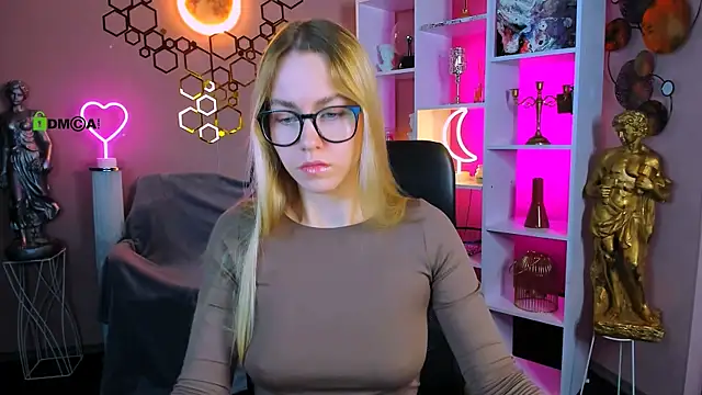 mary mooore online show from 10/12/25, 12:04