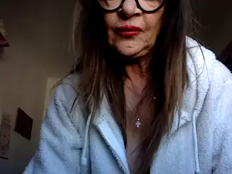 Snapshot of gildamilf chatting on 12/17/24, 01:27 gildamilf online show from 12/17/24, 01:27