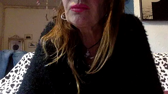 Snapshot of gildamilf chatting on 10/23/25, 11:53 gildamilf online show from 10/23/25, 11:53