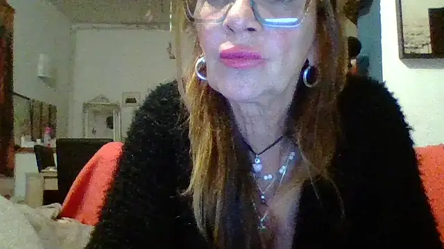 Snapshot of gildamilf chatting on 11/16/25, 07:30 gildamilf online show from 11/16/25, 07:30