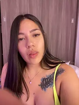 Snapshot of Latina_vanessa chatting on 01/11/25, 12:33 Latina vanessa online show from 01/11/25, 12:33