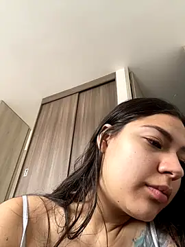 Snapshot of Latina_vanessa chatting on 09/28/25, 05:18 Latina vanessa online show from 09/28/25, 05:18