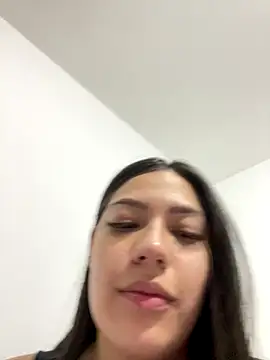 Latina vanessa online show from 12/04/25, 02:21