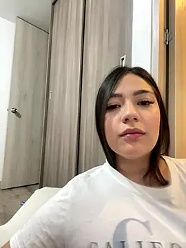 Latina vanessa online show from 12/21/25, 12:51
