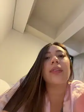 Snapshot of Latina_vanessa chatting on 06/07/26, 09:40 Latina vanessa online show from 06/07/26, 09:40