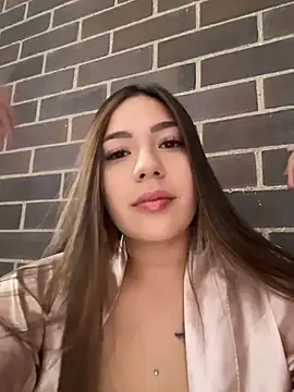 Snapshot of Latina_vanessa chatting on 06/23/26, 05:00 Latina vanessa online show from 06/23/26, 05:00