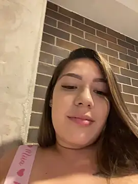 Snapshot of Latina_vanessa chatting on 08/04/26, 03:21 Latina vanessa online show from 08/04/26, 03:21