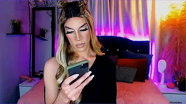 camila hootie online show from 12/22/24, 03:44