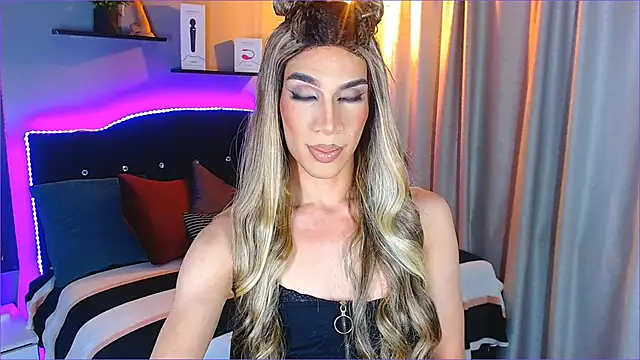 camila hootie online show from 12/28/24, 03:04