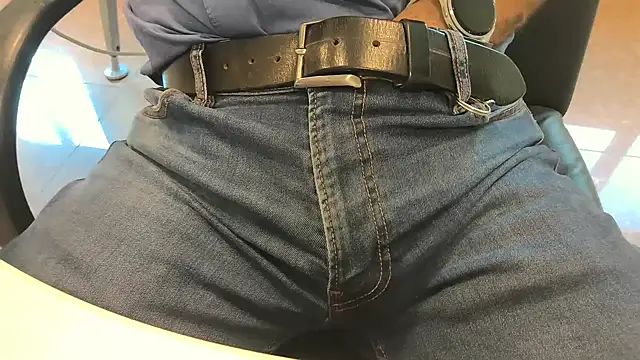 alessandroman2114 online show from 04/21/26, 04:34